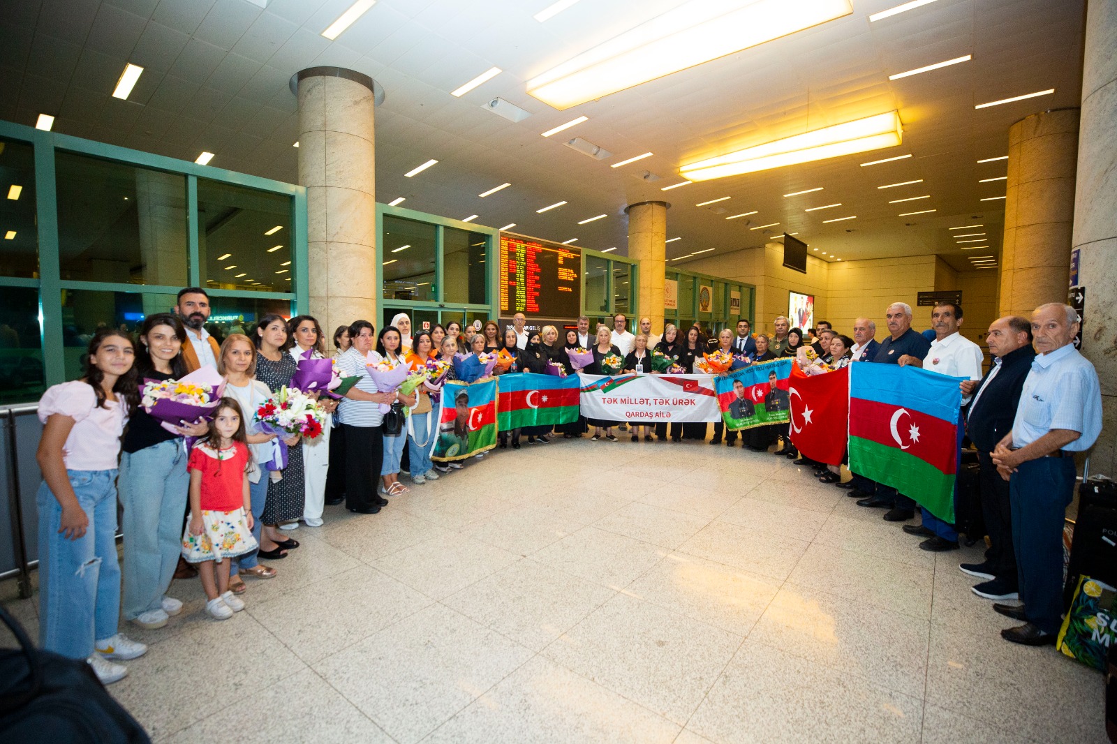 "Türkiyə-Azərbaycan İş Adamları və Sənayeçiləri" İctimai Birliyinin və “YAŞAT” Fondunun təşkilatçılığı, Azərbaycanın milli aviadaşıyıcısı - “Azərbaycan Hava Yolları"nın tərəfdaşlığı ilə şəhid ailə üzvləri Ankaraya səfər ediblər.